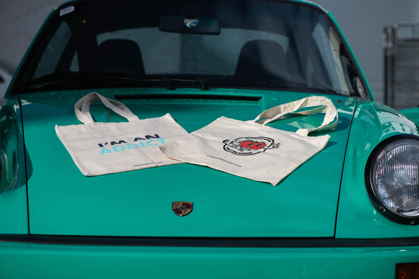 Collecting Addicts Tote Bag